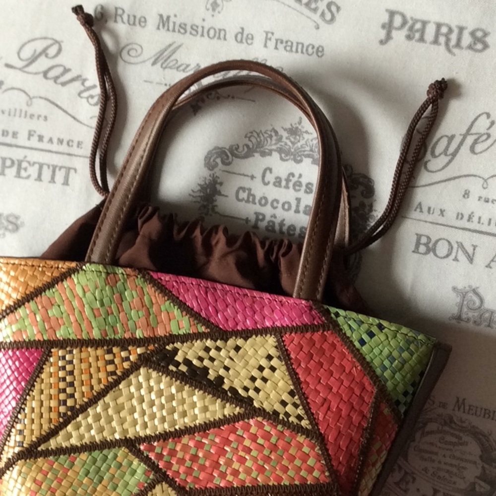 🌸Host Pick🌸 Woven Mini Handbag - Picture 4 of 5